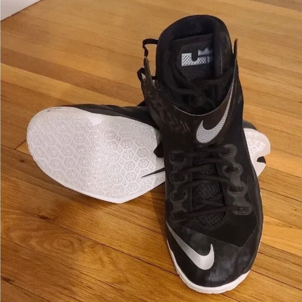 Nike ZOOM Lebron James Soldier VIII 8 Black & Metallic Size 13 Basketball Shoes